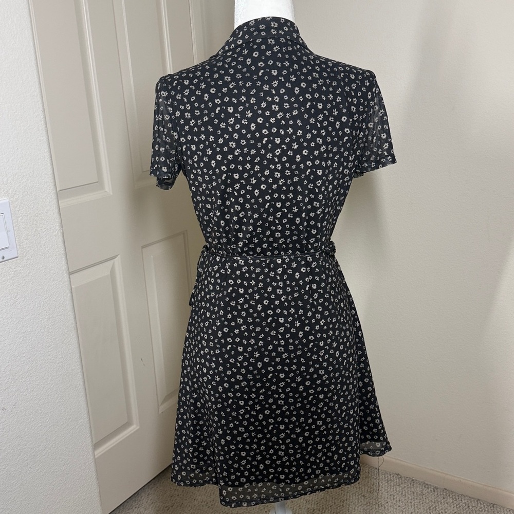 Urban Outfitters Black and White Floral Wrap Dress - Picture 5 of 8